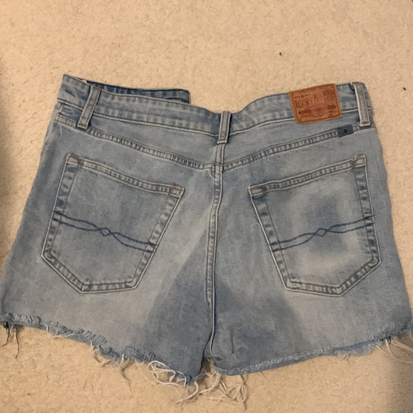 LUCKY BRAND DETAILED JEAN SHORTS - Picture 3 of 4